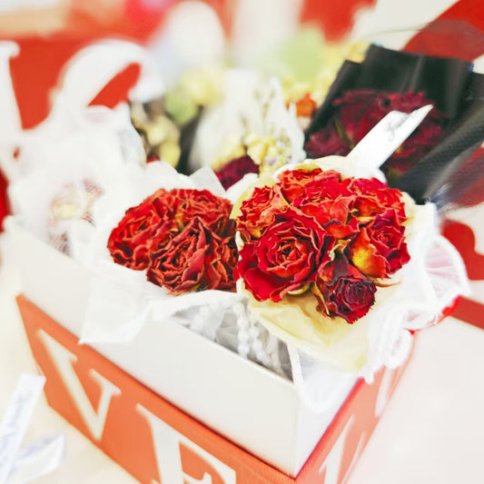 Deluxe Mini Rose Gift Box with Preserved Forever Roses