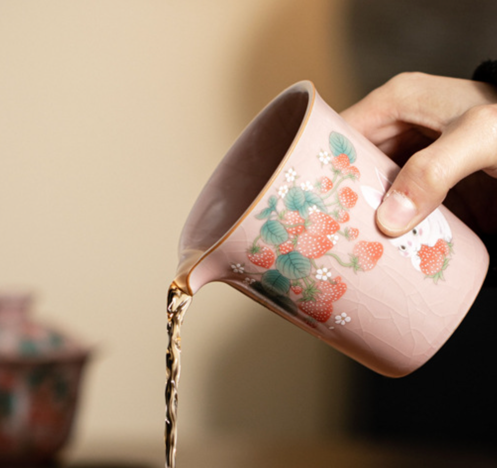 Strawberry Rabbit Incense Burner - Perfect for Gaiwan Tea Sets and Aromatherapy - HeritEdge｜Cultural Craft Gifts Boutique