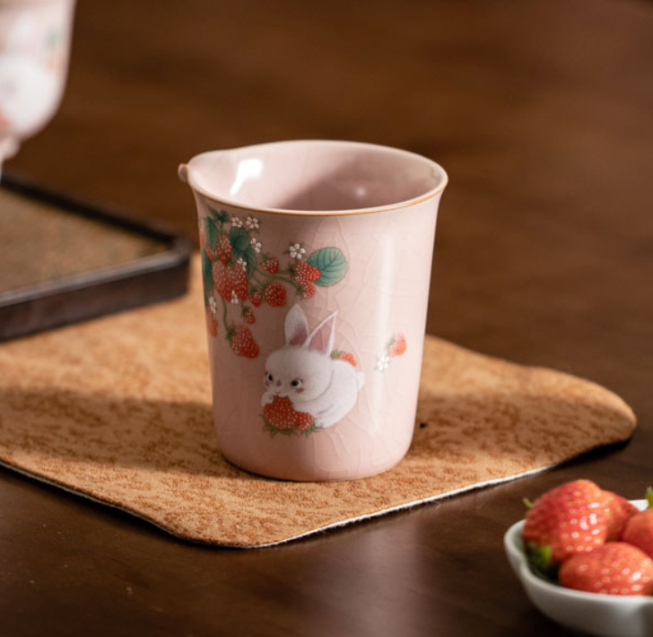 Strawberry Rabbit Incense Burner - Perfect for Gaiwan Tea Sets and Aromatherapy - HeritEdge｜Cultural Craft Gifts Boutique